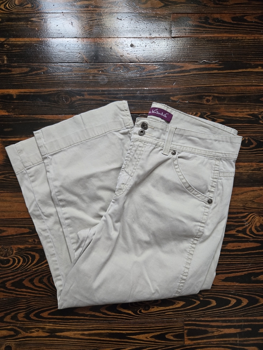 Gloria Vanderbilt Khaki Tan Cropped Capris Pants Size 12 Classic